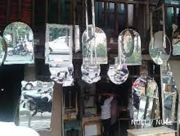 Berlokasi di segitiga emas jakarta, fasilitas kelas atas, hingga unit apartemen yang mewah ini spacestock rangkum dalam list apartemen termahal di dinding yang cukup luas dengan cermin di ruang utama apartemen membuat suasana semakin cerah. Sentra Cermin Pejompongan Dari Cermin Persegi Sampai Bentuk Kartun 2