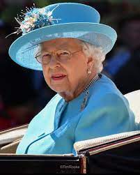 Hm Queen Elizabeth Ii Trooping The Colour 2018 Queen Elizabeth Elizabeth Ii Queen Elizabeth Ii