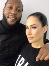 Tyrone T-rex Edwards على X: "@cynthialoyst & I are headed to Yonge-Dundas  Sq at 9 pm. Arkells and City and Colour LIVE & FREE, the event will be  preceded by a dazzling