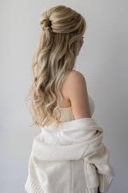 Become a pro in wearing a hairstyle that's great for work and play! 6 Quick Easy Hairstyles Cute Long Hair Hairstyles Alex Gabour