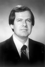 Lora Snell's Instagram, Twitter & Facebook