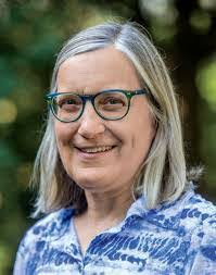 Anita Straub's Instagram, Twitter & Facebook