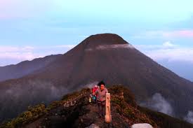 Aturan Baru 2018 Simaksi Gunung Gede Dan Gunung Pangrango Mudah Dan Praktis Satutenda Com