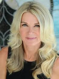 Lea Ward's Instagram, Twitter & Facebook