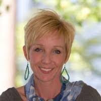 Laura Murdock's Instagram, Twitter & Facebook