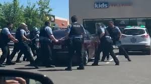 The brickyard is a retail area in chicago. Chicago Police Officers Under Copa Investigation After Video Shows 2 Women Pulled From Car Thrown To Ground At Brickyard Mall Abc7 Chicago
