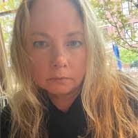 Jennifer Bertram's Instagram, Twitter & Facebook