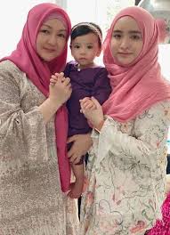 View all ziela jalil pictures. Kisah Sayu Datuk Ziela Jalil Tanggung Rindu Arw4h Suami Hingga 5 Bulan Ulang Alik Pus4ra Metro Kini