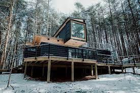 Hocking hills cabins hocking hills cabins and cottages provide the ideal headquarters for a hocking hills vacation. The Box Hop Cabin Luxury Airbnb Places To Stay In Hocking Hills