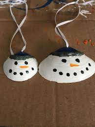 Wampum christmas wedding beach décor. Clam Shell Snowmen Shell Crafts Diy Shell Crafts Handmade Christmas Ornaments