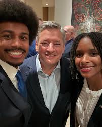 Justin J. Pearson (@justinjpearson) · Instagram 照片和视频