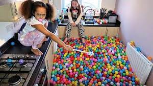 Bad baby real food fight victoria vs. Youtube Ball Pit Tiana Borax Slime