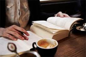 счастливые люди читают книжки и пьют кофе читать онлайн Kapuchino Pod Akunina A Flet Uajt Pod Psihologicheskuyu Literaturu Est Mnenie Advertology Ru