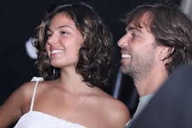 vamos a FLORIANÓPOLIS,onde o casal de atores ISIS VALVERDE e MARCELO FARIA  desembarcou na quinta (19.2),para curtir o carnaval…a dupla se jogou no  club POSH !!