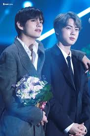 Hoodie kim taehyung aufkleber sticker. Bts S Jin Tried To Diss His Dance Skills At Nyel But V Wasn T Having It Koreaboo