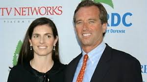 Kennedy visits with his nephew, robert f. Robert F Kennedy Jr S Estranged Wife Mary Richardson Kennedy Dead In Apparent Suicide Abc News