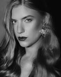 Julia Sobczyńska (@julia__sobczynska) • Instagram photos and videos