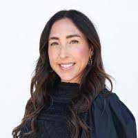 Leslie Sager's Instagram, Twitter & Facebook