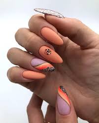 (a véletlenszerű szaggatott tippeket és karcolt szemhéjakat igazoltuk.). Korall Manikur 2020 100 Fenykep Divatos Ujdonsagokrol