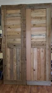 Style Porte Coulissante Avec Du Bois De Palettes Sympa Comme Ca Relooke Barn Doors Sliding Custom Sliding Doors Diy Burlap