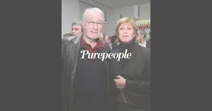 Cette même année, elle monte sur les planches dans la pièce joe egg aux côtés de patrick. Bernard Le Coq Marie Depuis Presque 50 Ans Qui Est Sa Femme Martine Purepeople