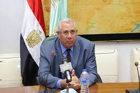 وأضاف خلال برنامج حقائق وأسرار المذاع على قناة صدى البلد أن الدكتور مصطفى مدبولي رئيس مجلس الوزراء باق في منصبه في حال وجود تعديل وزاري الأيام المقبلة. Ù…ØµØ¯Ø± ÙŠÙƒØ´Ù Ù„Ù€ Ø§Ù„ÙÙ„Ø§Ø­ Ø§Ù„ÙŠÙˆÙ… Ø­Ù‚ÙŠÙ‚Ø© ØªØºÙŠÙŠØ± ÙˆØ²ÙŠØ± Ø§Ù„Ø²Ø±Ø§Ø¹Ø© ÙÙŠ Ø§Ù„ØªØ¹Ø¯ÙŠÙ„ Ø§Ù„ÙˆØ²Ø§Ø±ÙŠ Ø§Ù„Ù…Ø±ØªÙ‚Ø¨ Ø§Ù„ÙÙ„Ø§Ø­ Ø§Ù„ÙŠÙˆÙ…