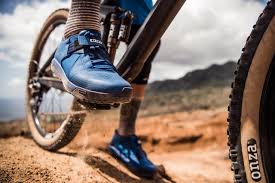 Our lead flat pedal shoe reviewer, pat donahue, is a mountain bike fiend. Neu Fur 2017 Ion Bike Schuhe Prime Mountainbiking