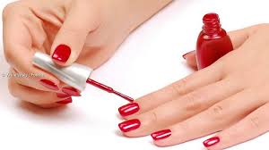 Überschüssigen und flüssigen nagellack aus dem teppich entfernen. á… Nagellack Fingernagel Lackieren Wie Ein Profi
