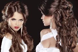 Twist the rest of the hair into loose curls and frame them around the face for a soft. Medium Hair Curly Hairstyle For Party Novocom Top