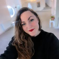 2/3 I used to create the draft of a piece in a small space and then, move  into the studio to refine it and to start dancing it more fully. I still