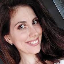 Nina Muniz (@NinaMunizz)