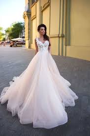 Das dekolleté oder der saum sind zum beispiel häufig mit hochwertiger spitzenware verziert. Prinzessin Brautkleider Fur Ludwigsburg Stuttgart Und Umgebung Happy Bride De We Love Happy Brides Verkauf Vermietung