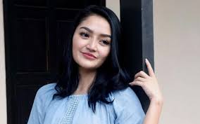 Dimana sebelumnya siti badriah atau biasa disapa sibad mendapat undangan mantan dan ia merasakan kesedihan yang mendalam. Viral Lagu Lagi Syantik Siti Badriah Tembus 35 Juta View Di Youtube Topmedia Co Id Akurat Dan Berimbang