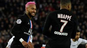 Une vendeuse du store psg donne la date de l'officialisation de neymar. Ligue 1 Decouvrez Les Salaires Des Joueurs Du Psg Reveles Par L Equipe