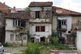 Dit zal het perfecte stuk voor elke macedonië reiziger, of misschien bent u uit macedonië en op zoek naar een cool decor stuk. Te Koop Leuk Optrekje In Struga Macedonie Pal Aan De Zwarte Drim Enig Achterstallig Onderhoud Zwarte Drim Strug Abandoned Houses Macedonia Building