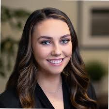 Lynette Carney's Instagram, Twitter & Facebook