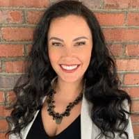 Alicia Bayard's Instagram, Twitter & Facebook