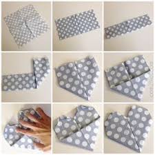 Deco Rapide Pour La Saint Valentin Un Pliage De Serviette Coeur Pliage Serviette Pliage Serviette Facile Pliage Serviette Mariage