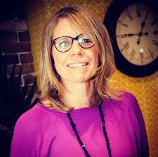 Anita Beardsley's Instagram, Twitter & Facebook