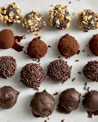 Recette Truffes Au Chocolat Idees De Dessert De Noel Delicieux Pour La Table Festive Recette Truffe Chocolat Truffes Au Chocolat Dessert Noel Facile