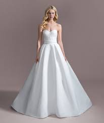 Strapless Sweetheart Ball Gown Wedding Dress Kleinfeld Bridal In 2020 Ball Gowns Wedding Wedding Dresses Kleinfeld Ball Gown Wedding Dress