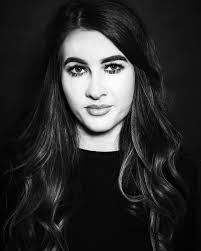 Ellie Bartha Senior Stylist Ellie is always exploring the latest  influencers within the hairdressing industry and recreating contemporary  looks. Specialising in long hair and creative colouring, Ellie is pushing  boundaries and climbing