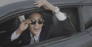 Bong sang pil tumbuh menjalani kehidupan gangster, penuh perkelahian fisik yang keras dan menghindari hukum. Lawless Lawyer Five Reasons To Watch After Just One Episode Dramas With A Side Of Kimchi