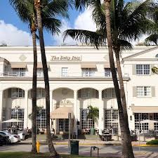 The Betsy Hotel's new rooftop sunset view is terrific. For kids, pool is  also great during the day because it's not very deep. - Picture of The Betsy  South Beach, Miami Beach -