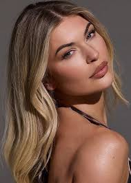 View our fashion and photographic models in Main Women