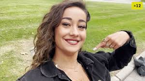 Así es un día en la ajetreada vida universitaria de Marina Rivers