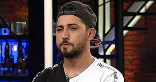 Check spelling or type a new query. Masterchef Ugur Kimdir 2020 Masterchef Turkiye Den Disaklifiye Olan Masterchef Ugur Kac Yasinda Aslen Nereli Son Dakika Magazin Haberleri