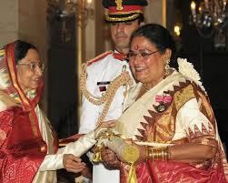 Usha Uthup Wiki Age Husband Family Biography More Wikibio Usha uthup graced the stage on the day 1 of india today conclave east 2018 in kolkata today.