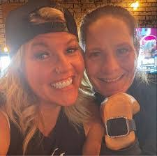 Jennifer Tinker's Instagram, Twitter & Facebook