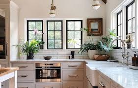 Terlihat luas dan sangat rapi karena furniture yang digunakan tidak terlalu banyak, sehingga tidak. 11 Inspirasi Jendela Dapur Minimalis Yang Cantik Saatnya Ganti Jendela Rumah123 Com